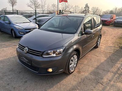 Grau Gebraucht 2014 VW Touran Comfortline Van / Kleinbus | 6.198 € (Fairer Preis)
