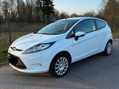 Gebraucht Ford Fiesta Trend 82 PS (60 kW) 2011 Weiß Kleinwagen