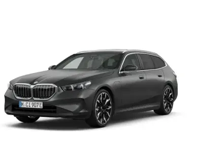 Neu BMW 550e Shadowline 489 PS (359 kW) 2026 Grau Kombi