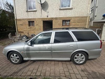Gebraucht Opel Vectra Comfort 147 PS (108 kW) 2001 Silber Kombi