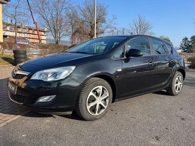 Schwarz Gebraucht 2012 Opel Astra Edition Limousine | 2.350 €