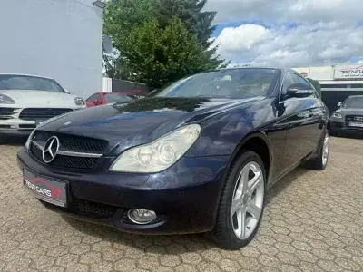 Gebraucht Mercedes CLS500 388 PS (285 kW) 2006 Tansanitblau Coupé