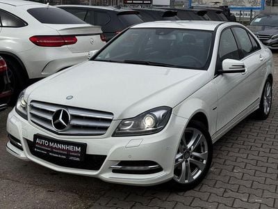 Weiß Gebraucht 2011 Mercedes C200 Avantgarde Limousine | 11.999 € (Teuer)