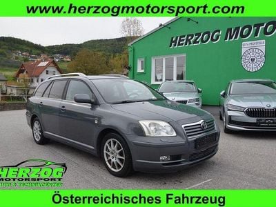 Usata Toyota Avensis Sol 116 CV (85 kW) 2004 Grigio Station wagon