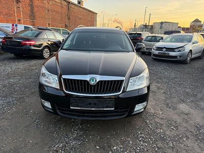 Gebraucht Skoda Octavia Family 105 PS (77 kW) 2011 Schwarz Kombi