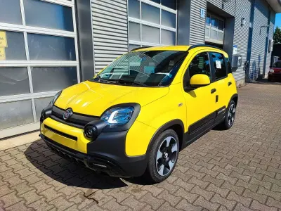 Neu Fiat Panda Cross Cross 65 PS (47 kW) 2026 Giallo positano pastello Kleinwagen