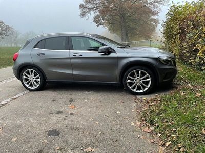 gebraucht Mercedes GLA200 d Urban*4MATIC*Pano*AHK*8-fach bereift