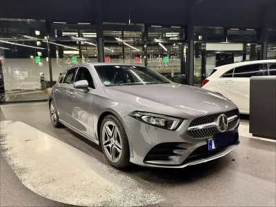 Gebraucht Mercedes A200 AMG line 163 PS (119 kW) 2021 Grau Kleinwagen