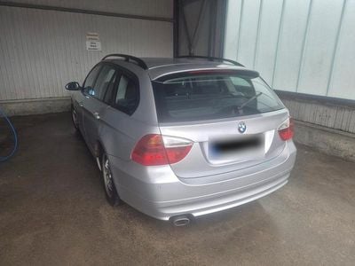 Second-hand BMW 318 143 CP (105 kW) 2008 Gri Berlinǎ