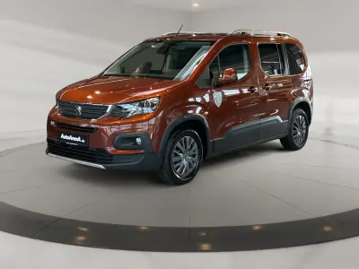 Gebraucht Peugeot Rifter Allure 131 PS (96 kW) 2020 Lackierung cuprite/typ aussenverkleidung metallic Van / Kleinbus