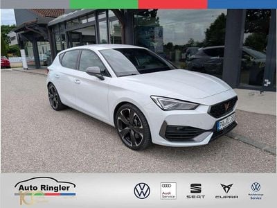 Weiss Gebraucht 2025 Cupra Leon VZ Limousine | 34.880 € (Guter Preis)
