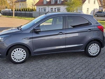 Begagnad Ford Ka Cool & Sound Edition 86 HK (63 kW) 2017 Grå Sedan