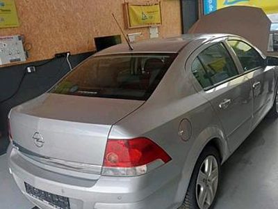 Gebraucht Opel Astra 115 PS (84 kW) 2008 Silber Limousine