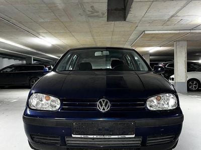 Usata VW Golf IV 75 CV (55 kW) 2002 Blu Berlina