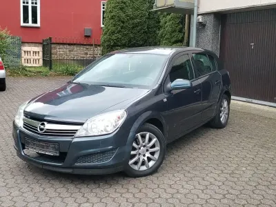 Używany Opel Astra Catch Me 116 KM (85 kW) 2007 Niebieski Sedan/Limuzyna