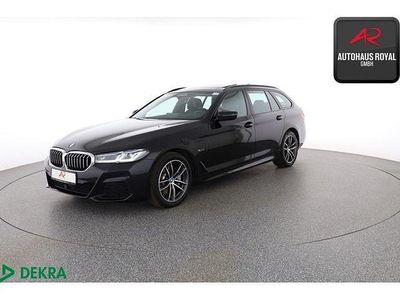 Gebraucht BMW 530e M Sport 292 PS (214 kW) 2022 Black sapphire Kombi