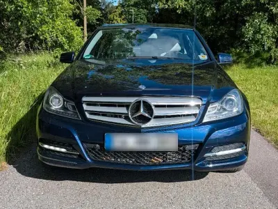 Gebraucht Mercedes C300 231 PS (169 kW) 2011 Blau Limousine