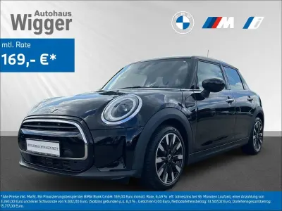 Gebraucht Mini Cooper Classic 136 PS (100 kW) 2021 Midnight black metallic Kleinwagen