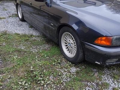 BMW 528