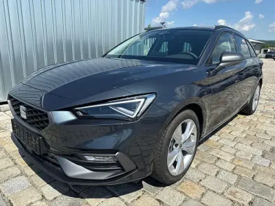 Neu Seat Leon FR 150 PS (110 kW) 2026 Grau Limousine
