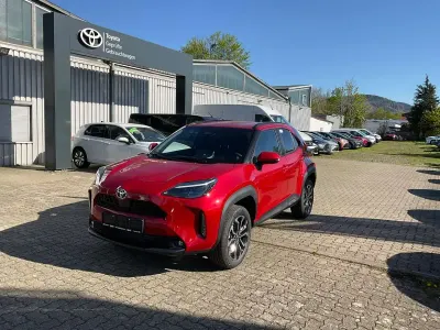 Gebraucht Toyota Yaris Cross 131 PS (96 kW) 2026 Rot SUV