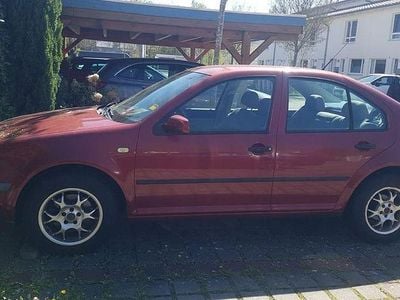 Usata VW Bora Comfortline 101 CV (74 kW) 1999 Rosso Berlina
