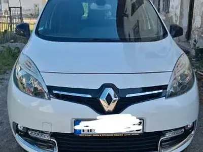Gebraucht Renault Scenic E-Tech Bose Edition 131 PS (96 kW) 2014 Weiß Van / Kleinbus
