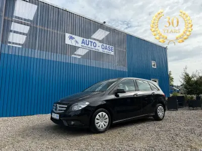 Gebraucht Mercedes B180 109 PS (80 kW) 2014 Schwarz Kleinwagen