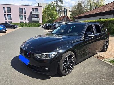 Schwarz Gebraucht 2018 BMW 320 Kombi | 12.000 € (Fairer Preis)