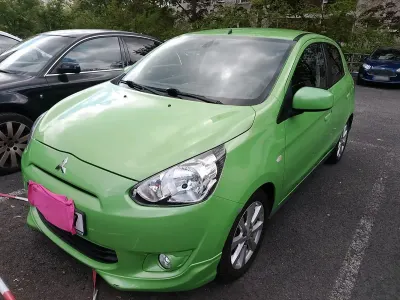 Gebraucht Mitsubishi Space Star Top 80 PS (58 kW) 2013 Grün Van / Kleinbus