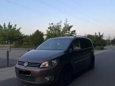 Gebraucht VW Touran 170 PS (125 kW) 2010 Braun Van / Kleinbus