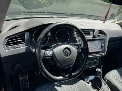 Gebraucht VW Tiguan Sound 125 PS (91 kW) 2017 Grau SUV