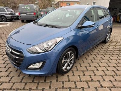 Blau Gebraucht 2016 Hyundai i30 Classic Limousine | 9.400 € (Fairer Preis)