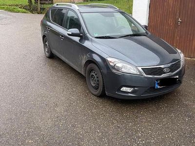 Second-hand Kia Ceed 105 CP (77 kW) 2012 Gri Hatchback