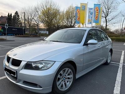 Gebraucht BMW 318 143 PS (105 kW) 2008 Silber Limousine