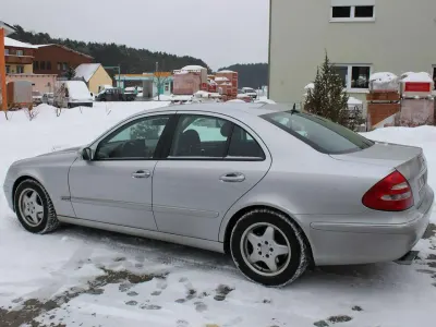 Gebraucht Mercedes E270 Elegance 177 PS (130 kW) 2002 Silber Limousine