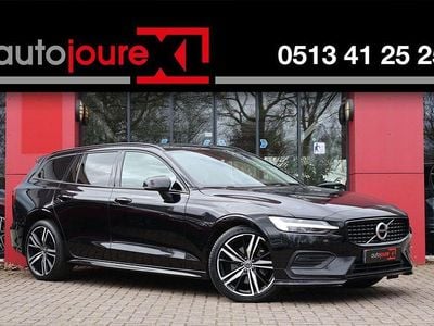 Gebraucht Volvo V60 Momentum 165 PS (121 kW) 2022 Schwarz Kombi