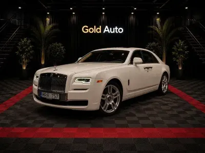 Gebraucht Rolls Royce Ghost 571 PS (419 kW) 2015 Weiß Limousine