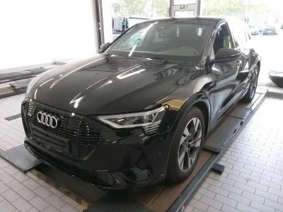 Używany Audi e-tron S-Line 230 kW (313 KM) 2022 Czarny SUV