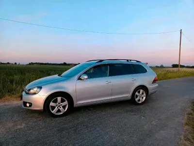 Gebraucht VW Golf VII 105 PS (77 kW) 2012 Silber Kombi