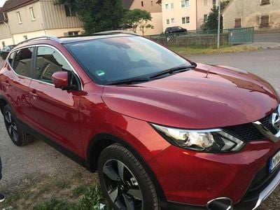 Gebraucht Nissan Qashqai N-Vision 131 PS (96 kW) 2017 Rot SUV