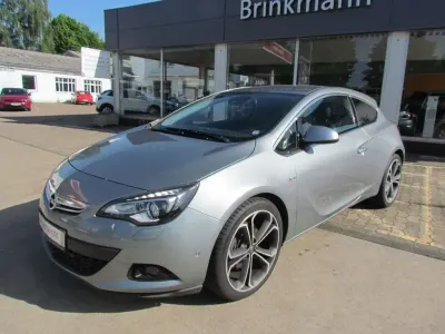 Gebraucht Opel Astra GTC Innovation 170 PS (125 kW) 2013 Silber Limousine