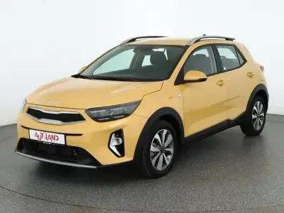 Nuevo Kia Stonic 101 CV (74 kW) 2025 Amarillo SUV