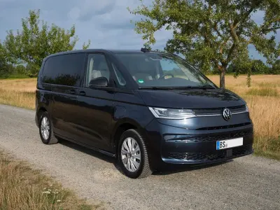 Gebraucht VW Multivan 218 PS (160 kW) 2022 Blau Van / Kleinbus