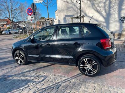 Gebraucht VW Polo 60 PS (44 kW) 2012 Schwarz Kleinwagen