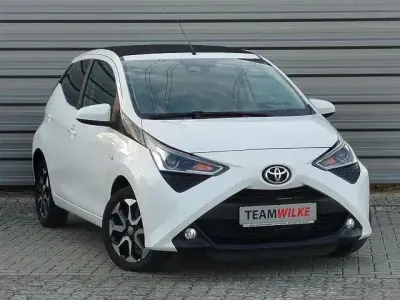 Gebraucht Toyota Aygo X-play 72 PS (52 kW) 2021 Weiß Kleinwagen