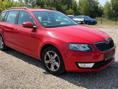 Gebraucht Skoda Octavia 105 PS (77 kW) 2014 Rot Kombi