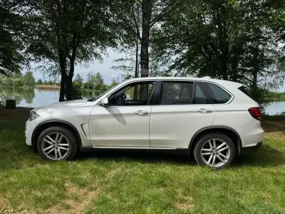 Gebraucht BMW X5 258 PS (189 kW) 2014 Mineralweiss metallic SUV