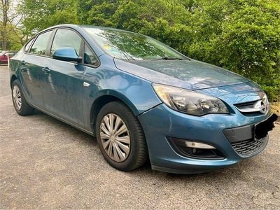 Usata Opel Astra 116 CV (85 kW) 2014 Berlina