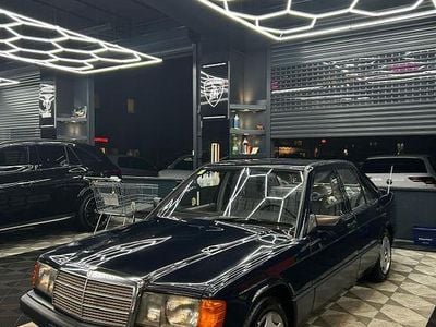 Usata Mercedes 190 109 CV (80 kW) 1990 Blu Berlina